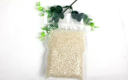 Why does the opening of the composite vacuum bag curl?