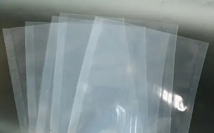 How many factors should companies consider when choosing vacuum packaging bags?